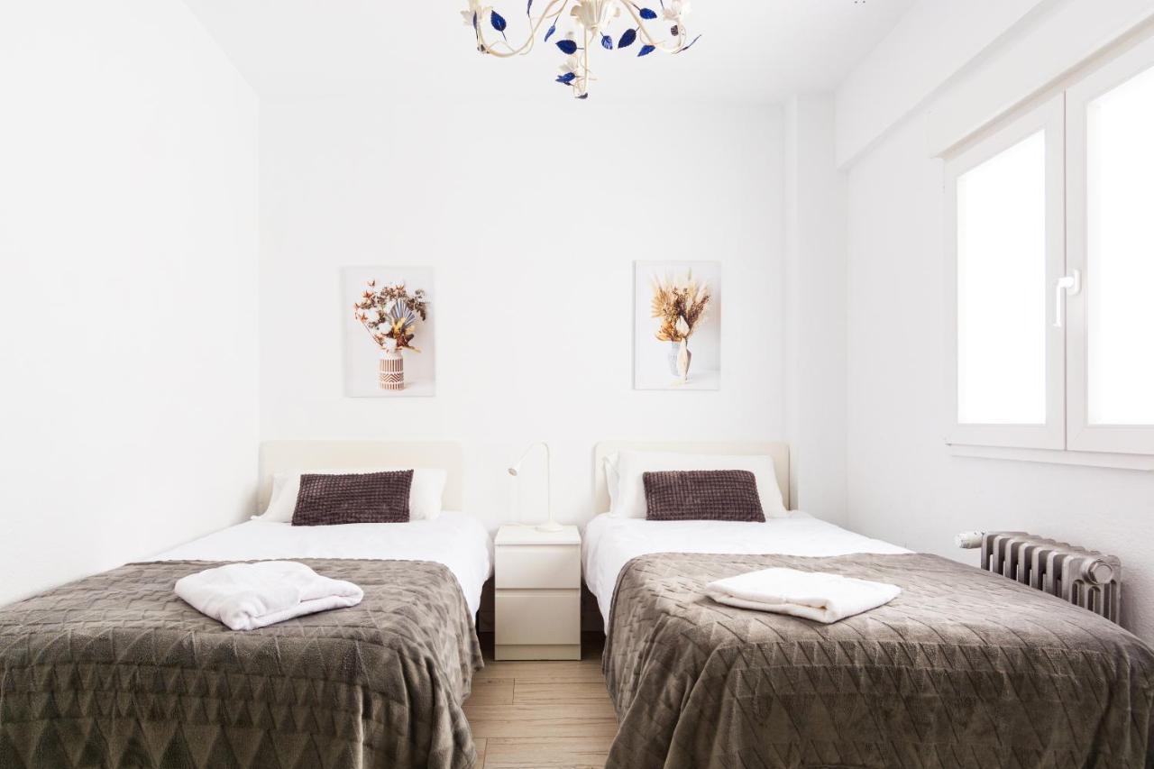Apartamento Tenor Fleta Apartment Zaragoza Bagian luar foto
