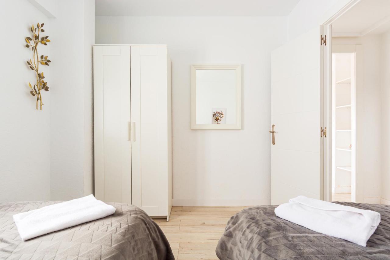 Apartamento Tenor Fleta Apartment Zaragoza Bagian luar foto
